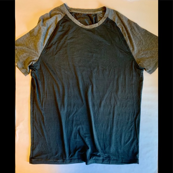 Men’s Lululemon short sleeve Henley - Picture 2 of 3